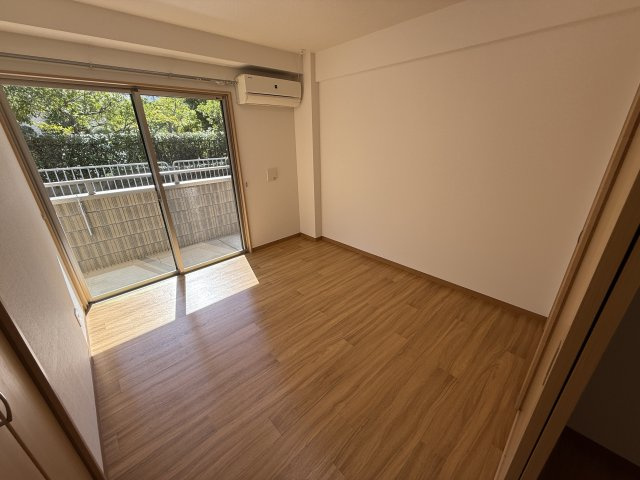 ネクスト八王寺の洋室