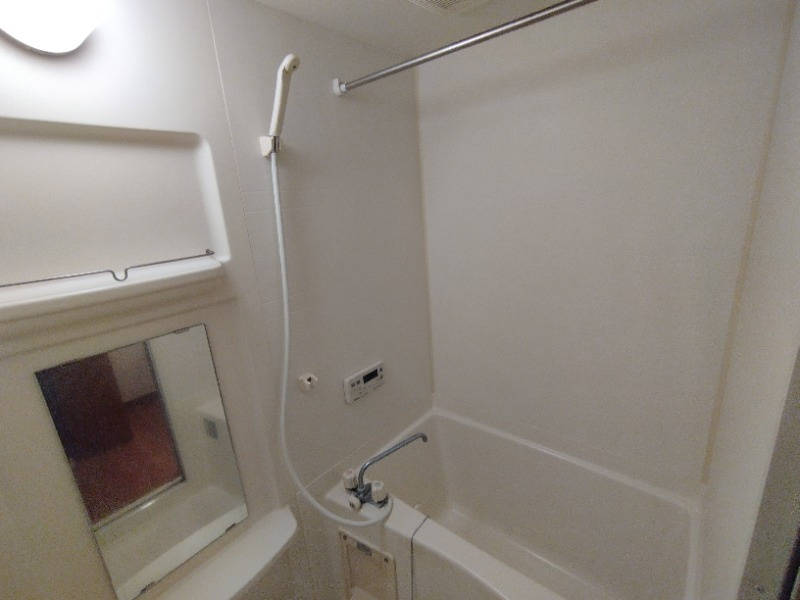 パルス六名の浴室