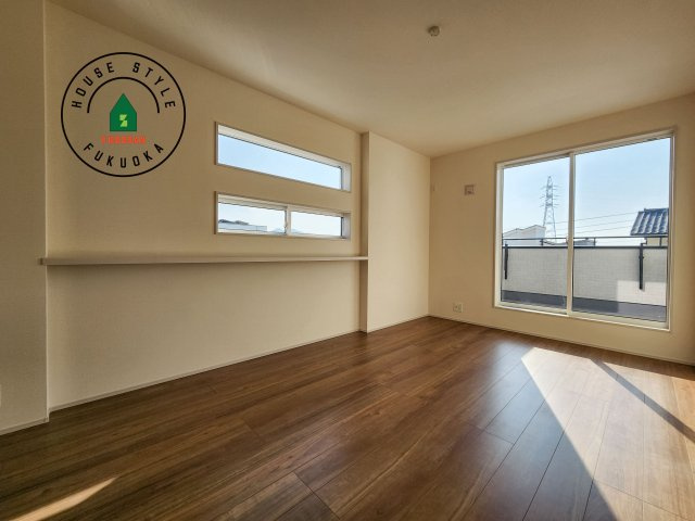 福岡市東区美和台3丁目第1-2棟（2号棟）の寝室|主寝室には収納力に優れたクローゼットがありますので、お部屋もすっきり片付きます。