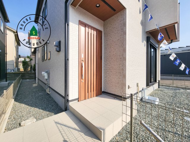 福岡市東区美和台3丁目第1-2棟（2号棟）の玄関|おでかけの時も帰った時も、「我が家」を最初に感じでもらえる素敵な空間に。