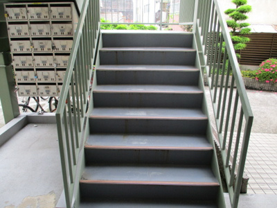 【エントランス】 | ヒロトモハイツ | 共用階段です