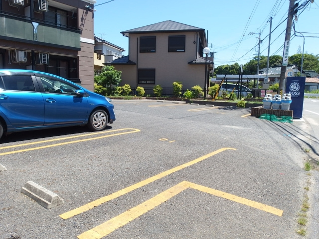 グランディール（蓑川町）の駐車場