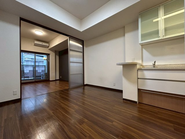 マスターズレジデンス道頓堀IIの居間・リビング