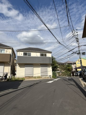 【前面道路含む現地写真】 | 世田谷区祖師谷４丁目戸建 | 前面道路含む現地写真です