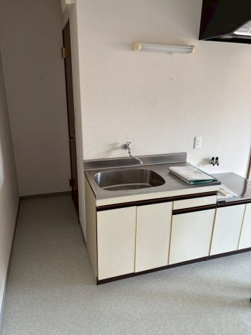 高知県高知市1棟アパートのキッチン