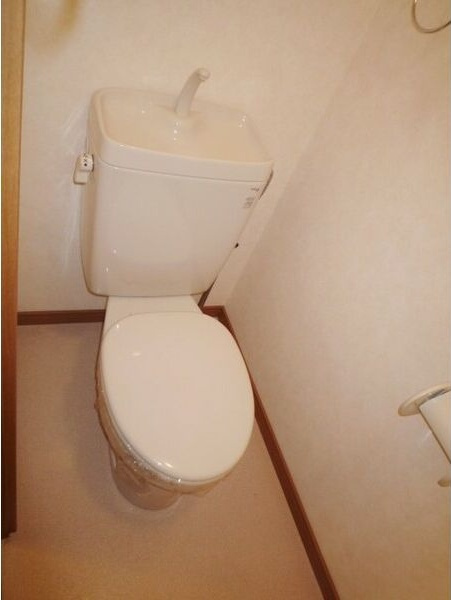 クレスト神前のトイレ