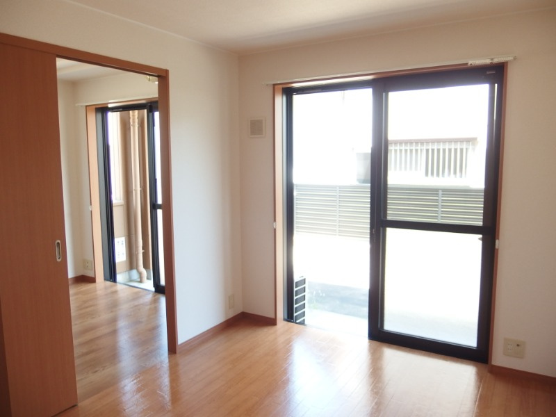 ガーデンハーツの居間・リビング