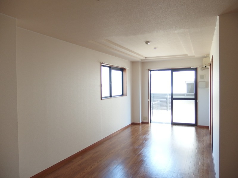 ガーデンハーツの居間・リビング