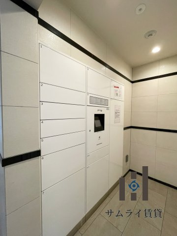 プレサンス桜通ベルノのエントランス