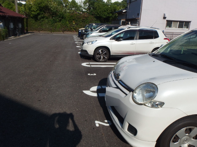 ヴィラ　アイリスの駐車場