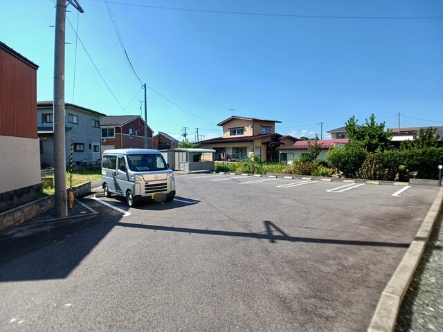 シュトラーセ千歳の駐車場|駐車場