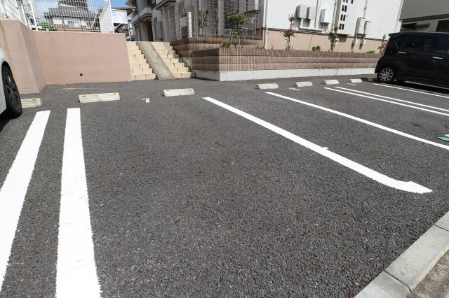 ジュモンターニュの駐車場