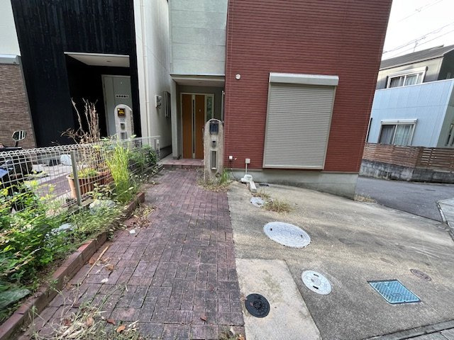 加賀田一戸建のエントランス