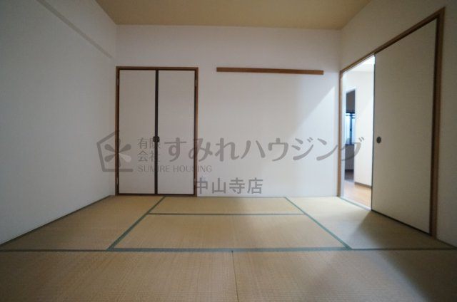 REIWA宝塚の和室|参考、同建物・反転間取りの号室