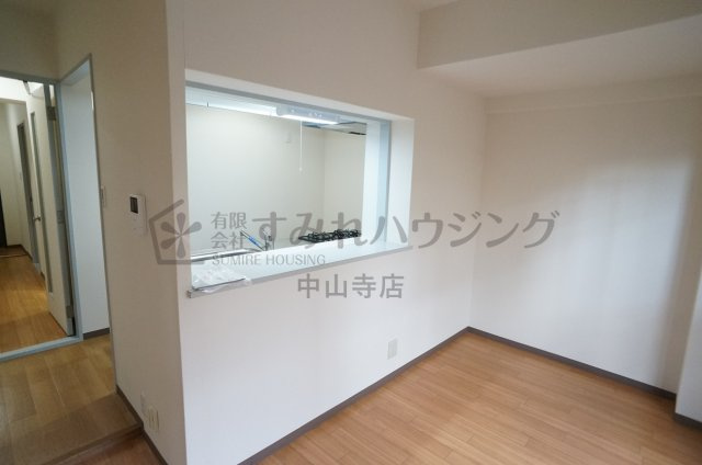 REIWA宝塚の内装|参考、同建物・反転間取りの号室