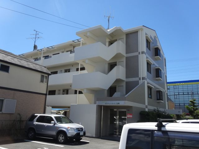 REIWA宝塚の外観