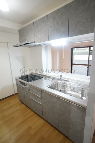 REIWA宝塚のキッチン|参考、同建物・反転間取りの号室