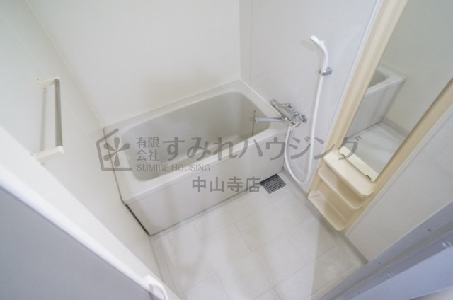 REIWA宝塚の浴室|参考、同建物・反転間取りの号室