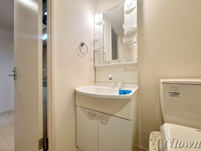 【エントランス】 | エムズガーデン | 建物の内部です