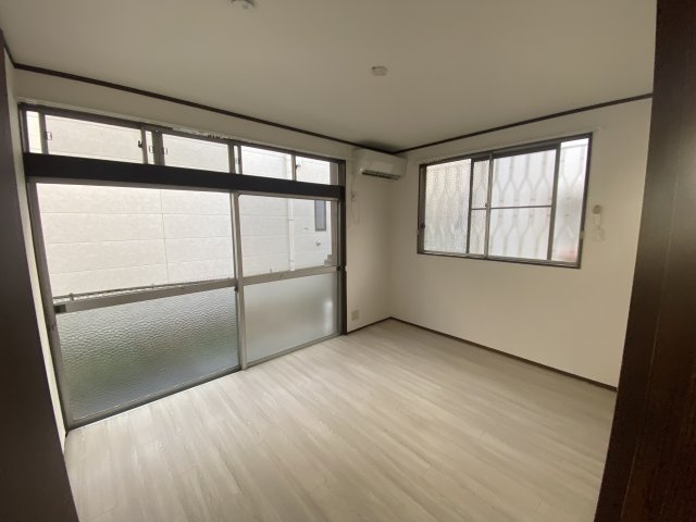 所沢市上安松の洋室