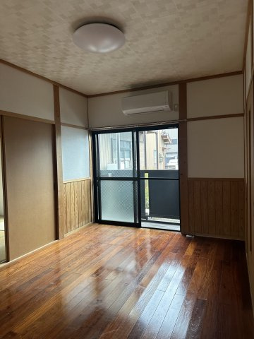 ブリス南島の洋室