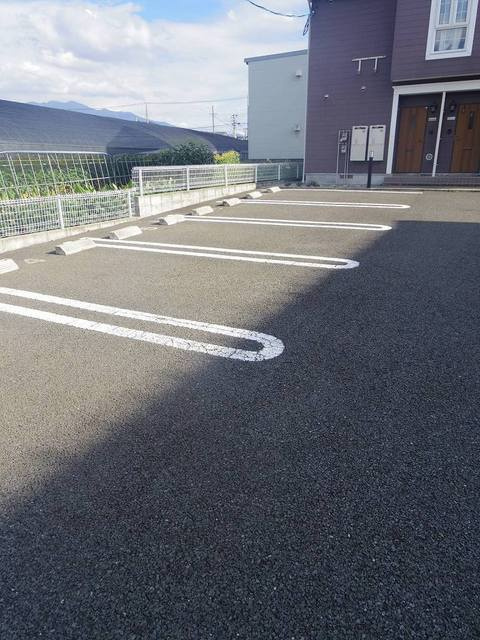 ジェントリー下条Ａ棟の駐車場|駐車場