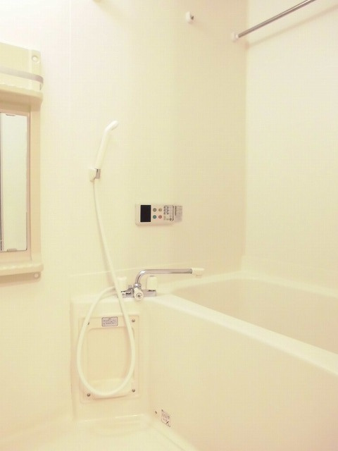 ジェントリー下条Ａ棟の浴室|バス