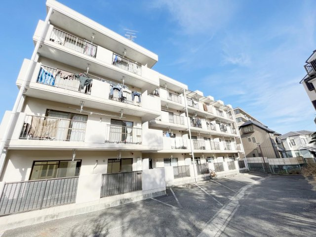 レナジア六ッ川の外観