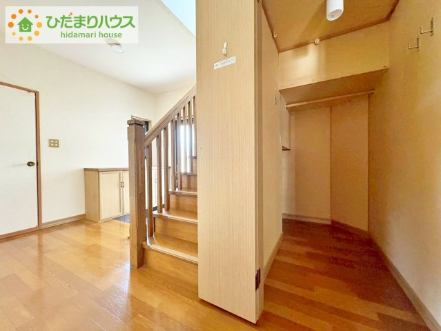 日立市金沢町6丁目　中古戸建の収納|家族みんなで共同で使える便利な廊下収納！