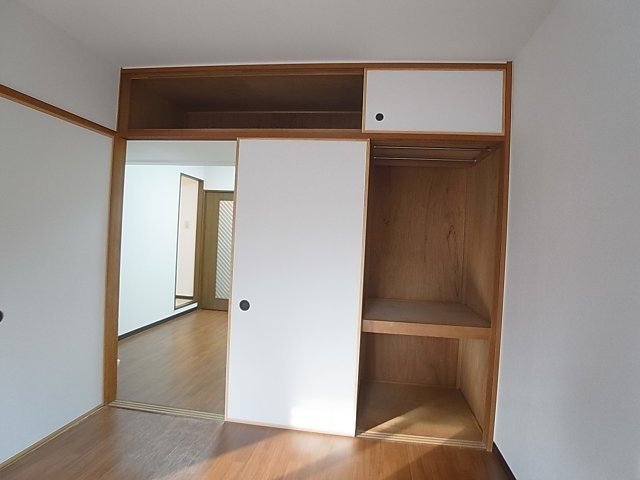 近畿荘の収納|各部屋部屋に収納完備、上部収納も便利