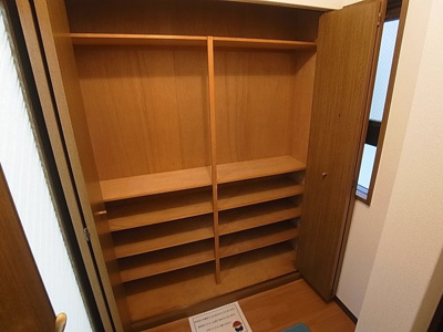 【玄関】 | 近畿荘 | 玄関は大きな靴箱に収納棚が便利です