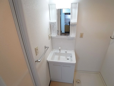 【洗面所】 | 近畿荘 | シャンプードレッサーの独立洗面・脱衣所