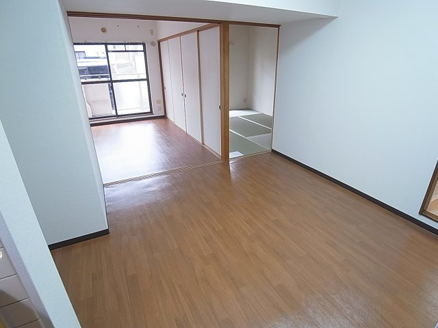 近畿荘の居間・リビング|開放感の有るリビングスペース