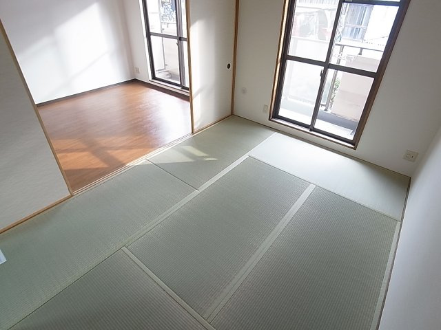 近畿荘の設備|畳入れ替え済みの日当たり良好な和室