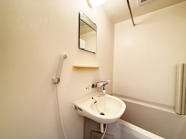 コーネリアの独立洗面台