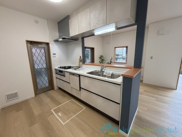 平塚市めぐみが丘　中古戸建のキッチン