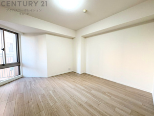 リラックスできるプライベート空間で、快適な睡眠をサポート。個人の好みに合わせたインテリアや寝具で心地良さを追求。プライベートな時間を過ごし、リフレッシュする場所におすすめです。