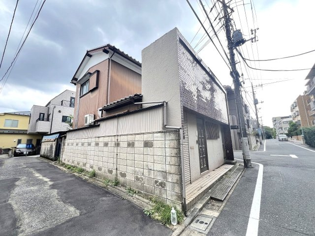 【外観】 | 板橋区赤塚新町3丁目　建築条件無売地　全2区画　（成増店） | 成増小学校まで徒歩約5分と近く、お子様の通学に安心な環境です。