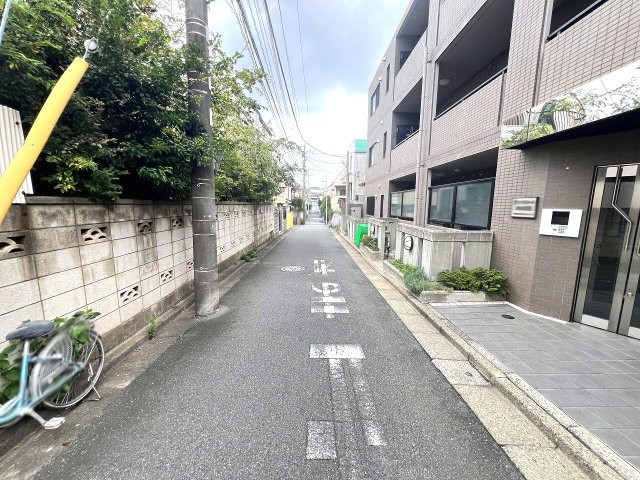 【前面道路含む現地写真】 | 板橋区赤塚新町3丁目　建築条件無売地　全2区画　（成増店） | 落ち着いた住環境で子育てを
