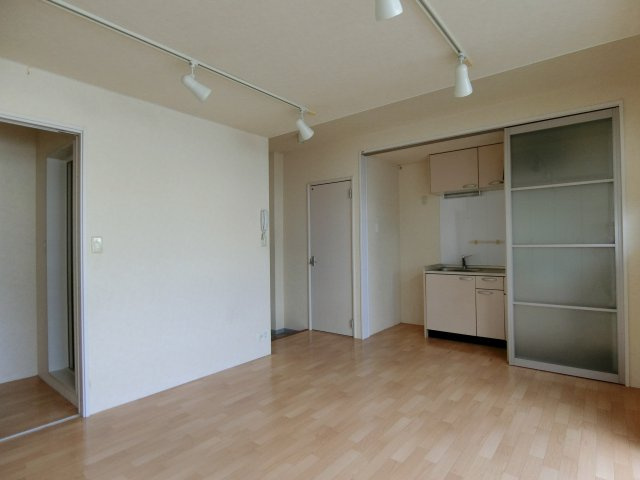 STKビルの居間・リビング