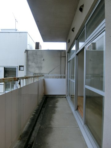 STKビルのバルコニー