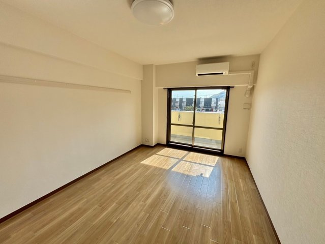 インタービレッジ土山二番館の洋室