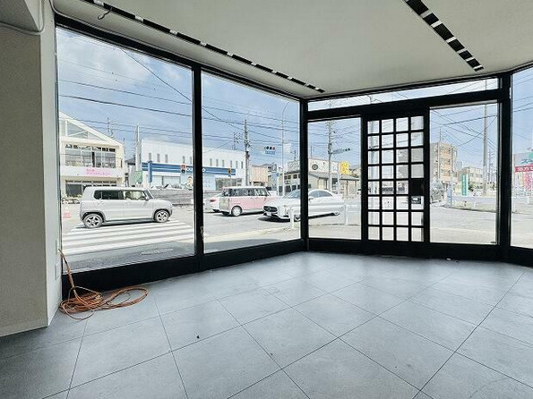 緑区兵庫テナント　のロビー