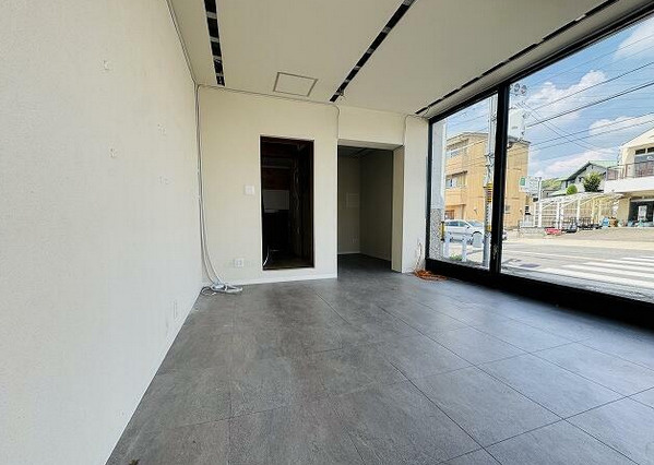 緑区兵庫テナント　のロビー