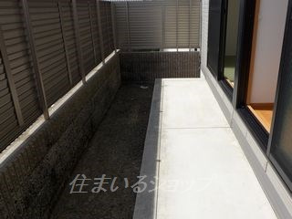 広島市安佐北区落合南１丁目のアパートの庭