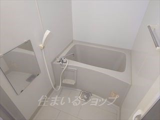 広島市安佐北区落合南１丁目のアパートの浴室