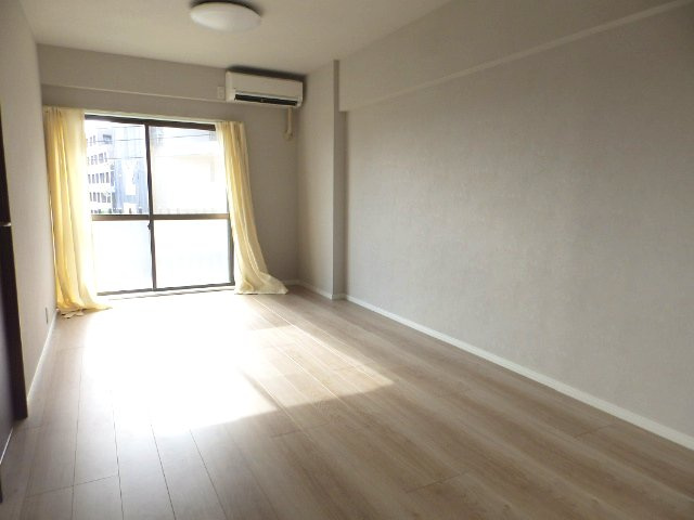 グリーンハイツ六甲の居間・リビング