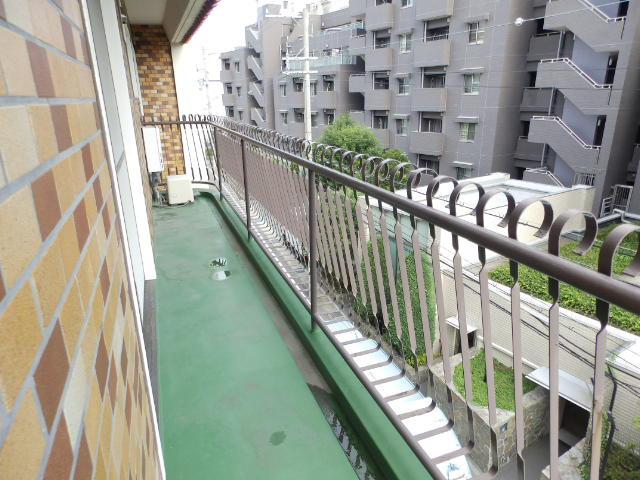 グリーンハイツ六甲のバルコニー