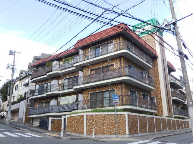 グリーンハイツ六甲の外観