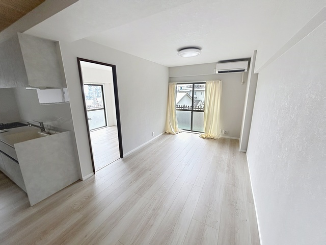 グリーンハイツ六甲の居間・リビング